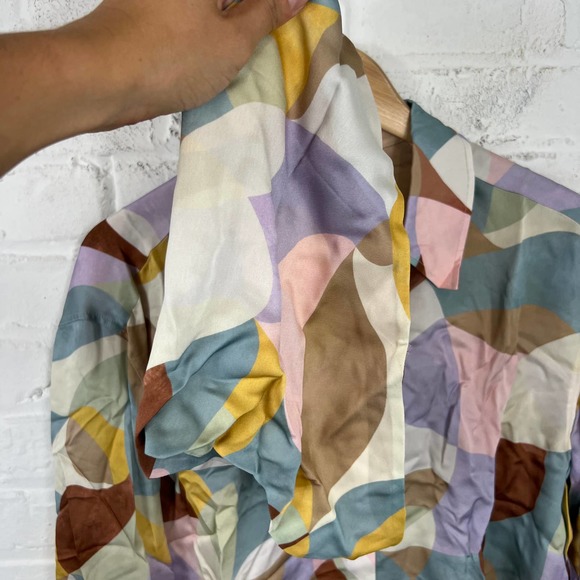 L'academie Women's Button Down Blouse Top Long Sleeve Collar Neck Multi SZ L NWT - Picture 8 of 9